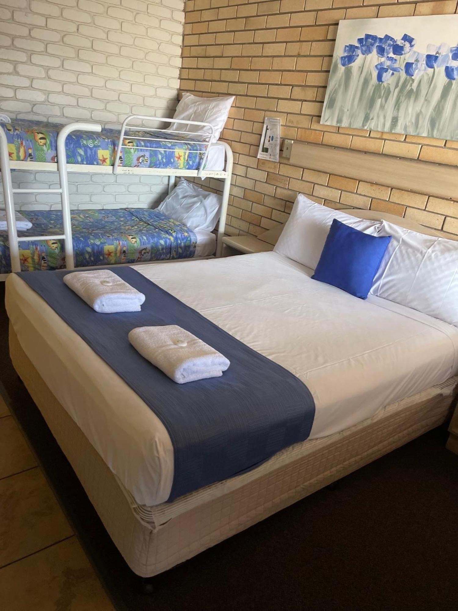 Castle Motor Lodge Боуэн Экстерьер фото