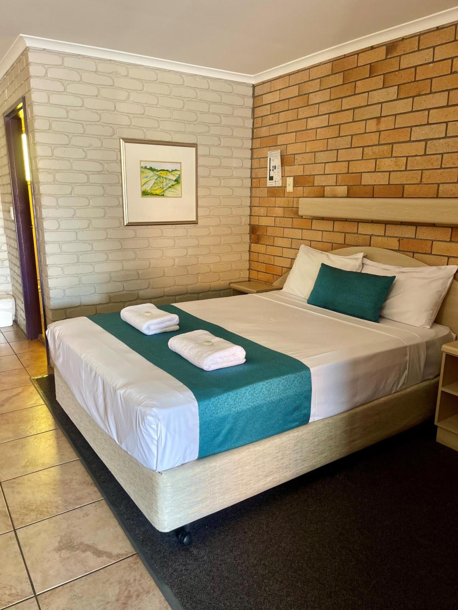 Castle Motor Lodge Боуэн Экстерьер фото